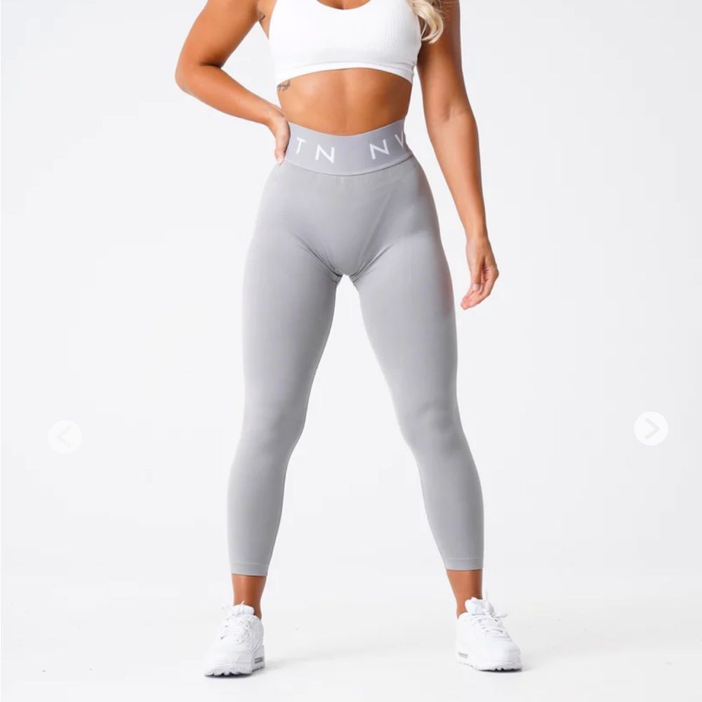 NVGTN Light Grey Sport Seamless Leggings size L NWT